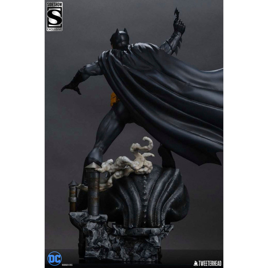 Image produit DC Comics Maquette 1/4 Batman (Édition noire et grise) 66 cm