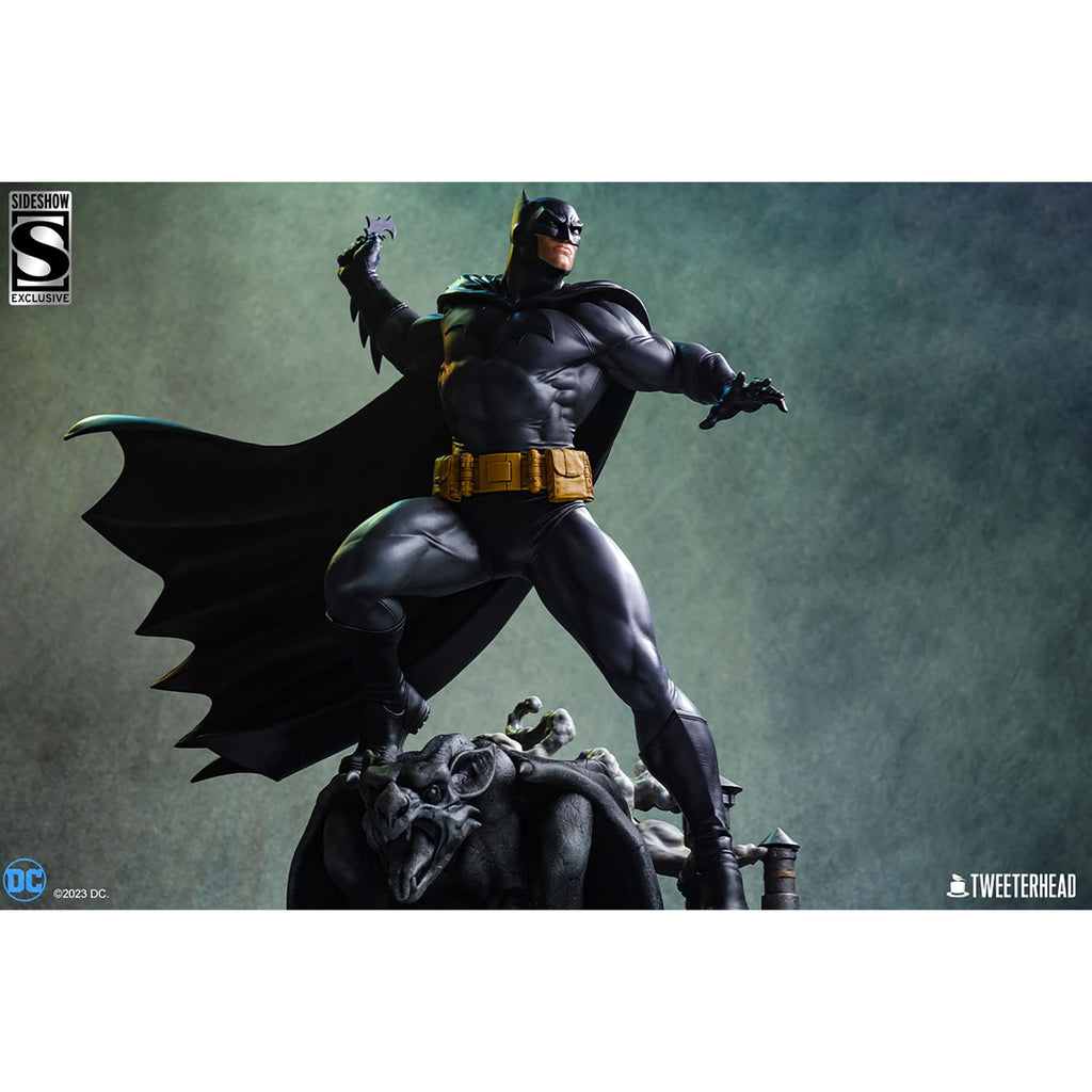 Image produit DC Comics Maquette 1/4 Batman (Édition noire et grise) 66 cm