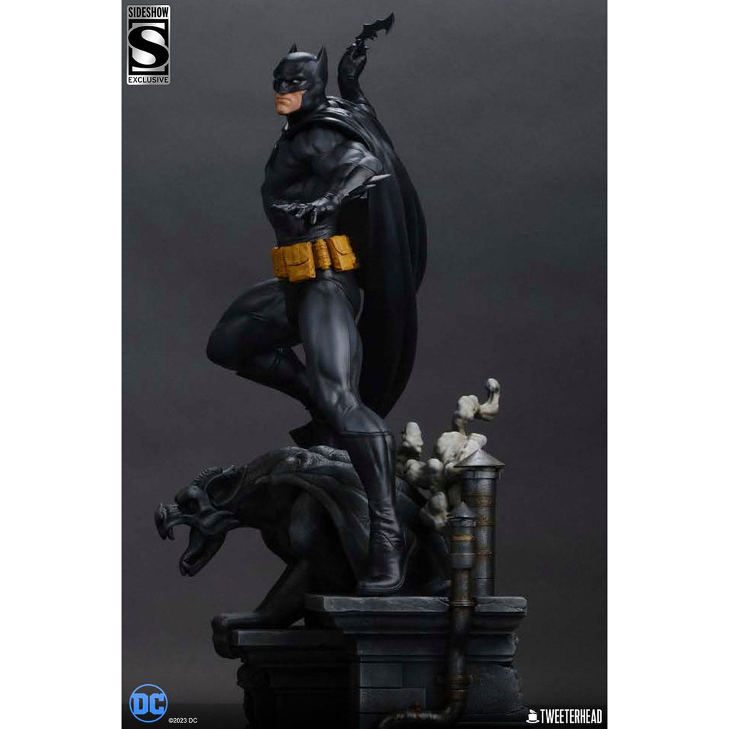 Image produit DC Comics Maquette 1/4 Batman (Édition noire et grise) 66 cm