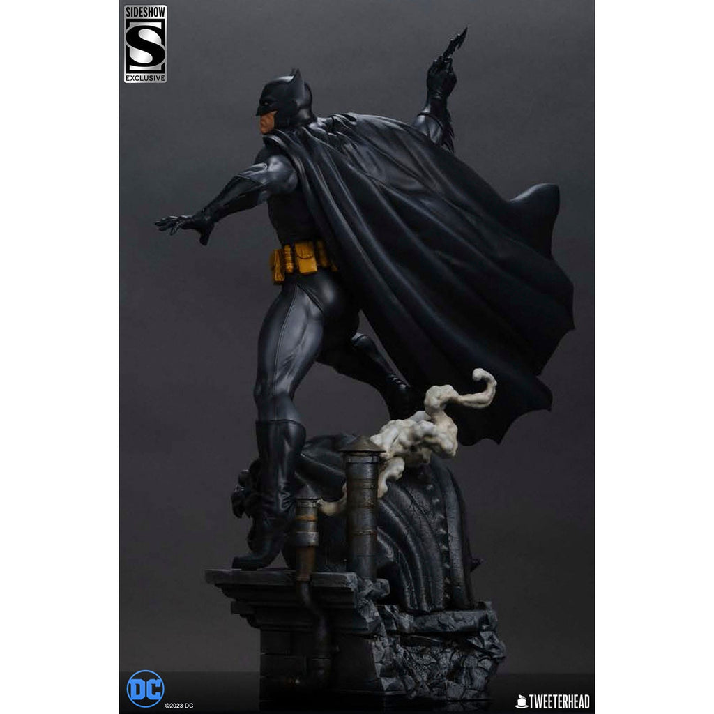 Image produit DC Comics Maquette 1/4 Batman (Édition noire et grise) 66 cm