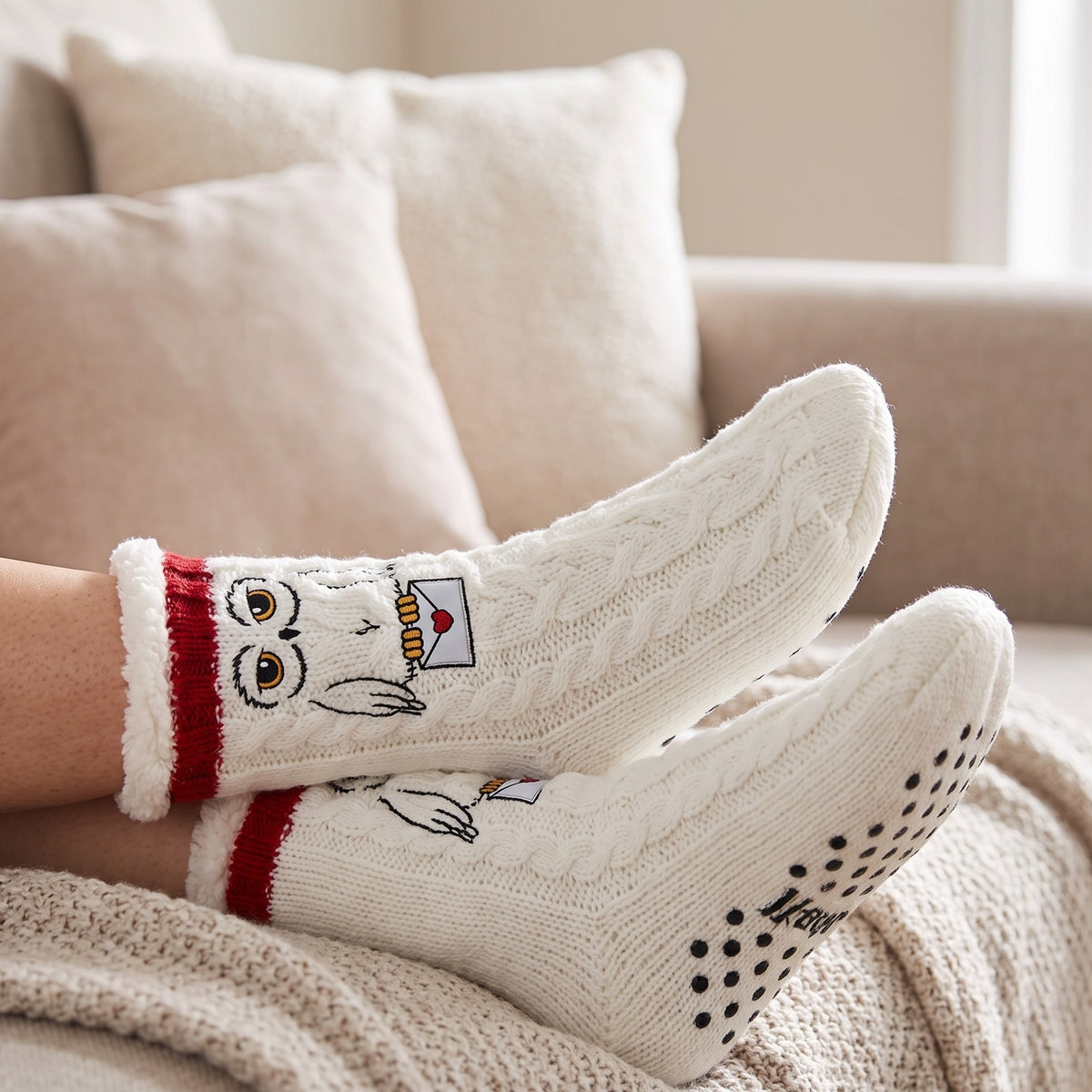 Image produit Harry Potter - Chaussettes Sherpa Hedwige