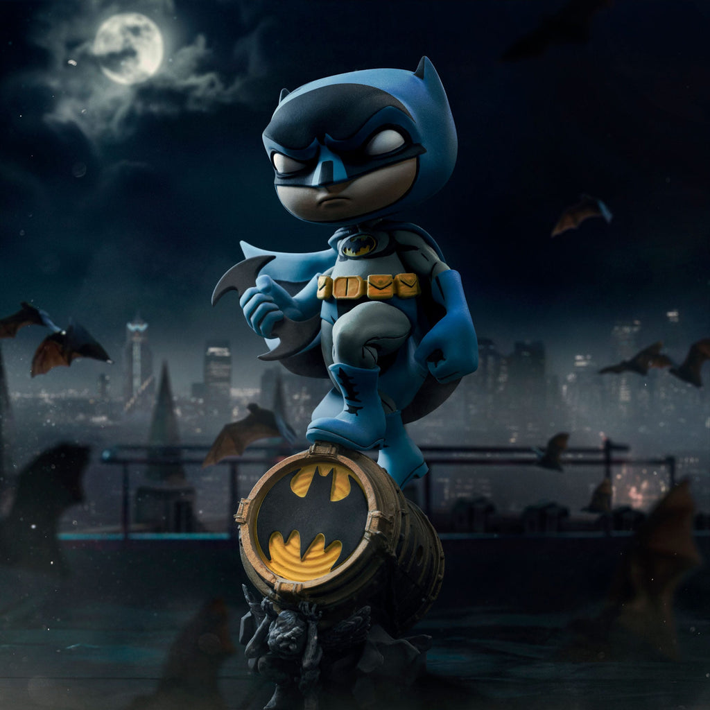 Image produit Figurine PVC Mini Co. Batman sur le Bat-Signal (Variante bleue)