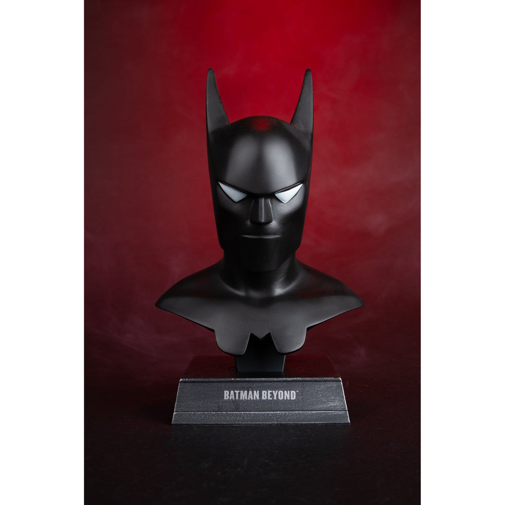 Produktbild DC Direct Prop-Replik 1/3 Batman Cowl (Batman Beyond