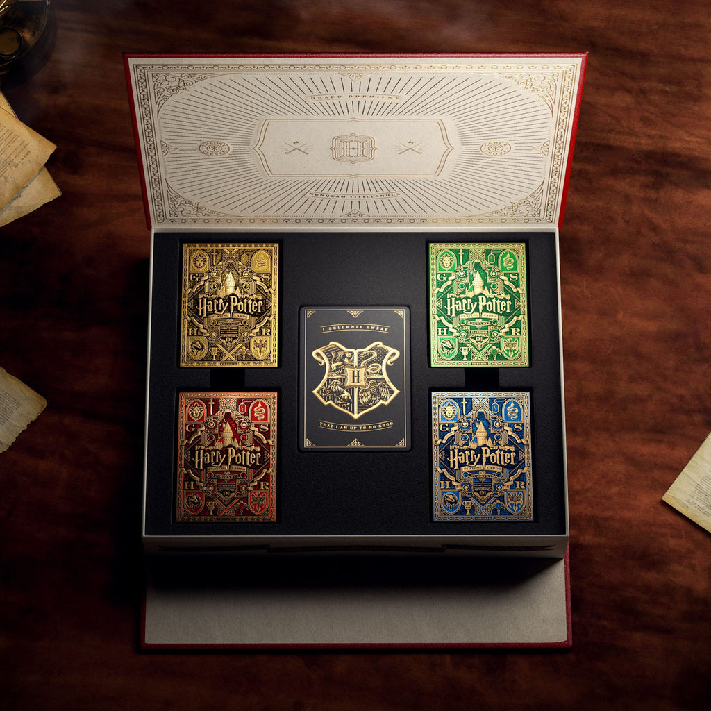 Produktbild Harry Potter Spielkarten Box Set (5 Decks)